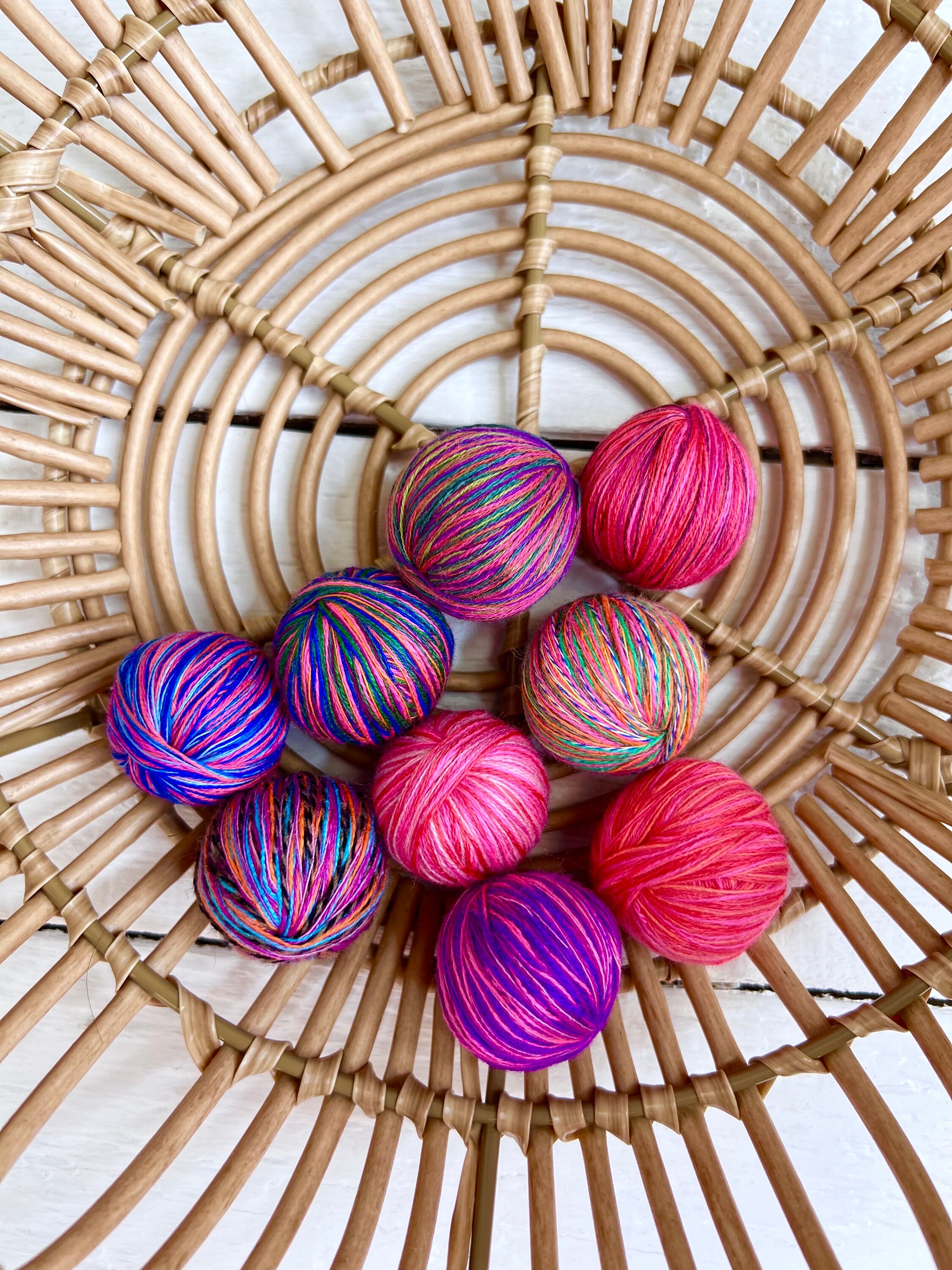 YARN BOX, 800 Grams of Mini Yarn Balls, Handmade Yarn, Multicolor Yarn for  Crafts, Fancy Novelty Yarn, Special Technique Scrap Yarn © 