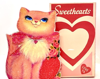 Handgjord rosa kattunge i vintagestil för alla hjärtans dag