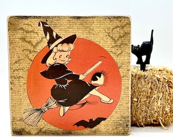 Letrero/colocador de estante de madera con diseño de bruja adorable de Halloween, estilo vintage, hecho a mano.