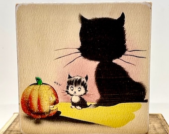 Placa/Decorador de Prateleira de Madeira Artesanal em Estilo Vintage com Gatinho de Halloween