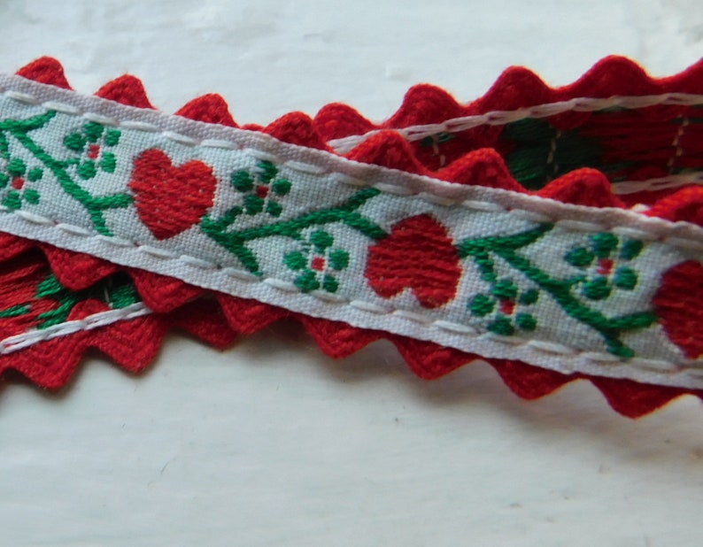 VALENTINE 18mm Vintage Sweet Jacquard Ribbon Trim Tape~Multi Floral~red HEARTS green on white 1116