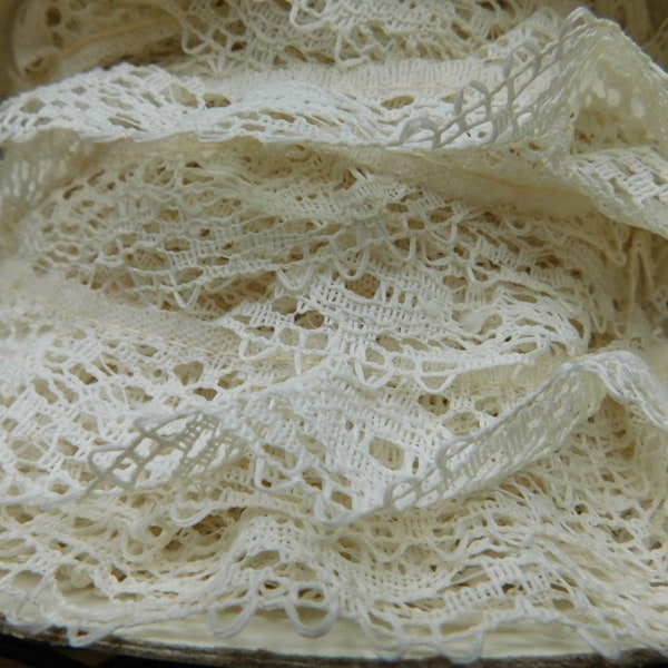 Ruffled Lace Ivory ruffled Raschel Lace, gathered lace, ruffled lace by the yard or bulk lace - vintage lace trim~1-1/4"