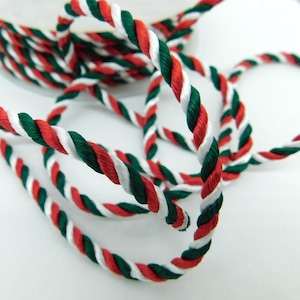 Wrights Holiday soft tri-colored cord trim ~ Christmas Red, green, and white ~ 3/16&quot;