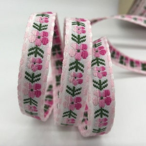 Lief vintage bloemenjacquardbandje roze met groen op wit ~ 1/2&quot;