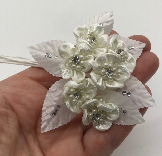 SATIN ROSE BROOCH SMALL OFF WHITE SATIN ROSE BROOCH SMALL OFF WHITE