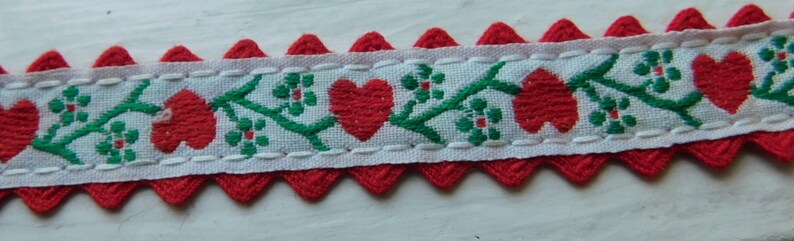 VALENTINE 18mm Vintage Sweet Jacquard Ribbon Trim Tape~Multi Floral~red HEARTS green on white 1116
