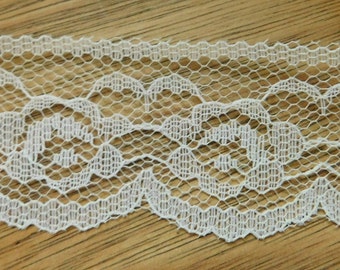 10 yards Vintage floral Lace trim~Ivory~Wedding, doll, pillow trim~1-5/16"