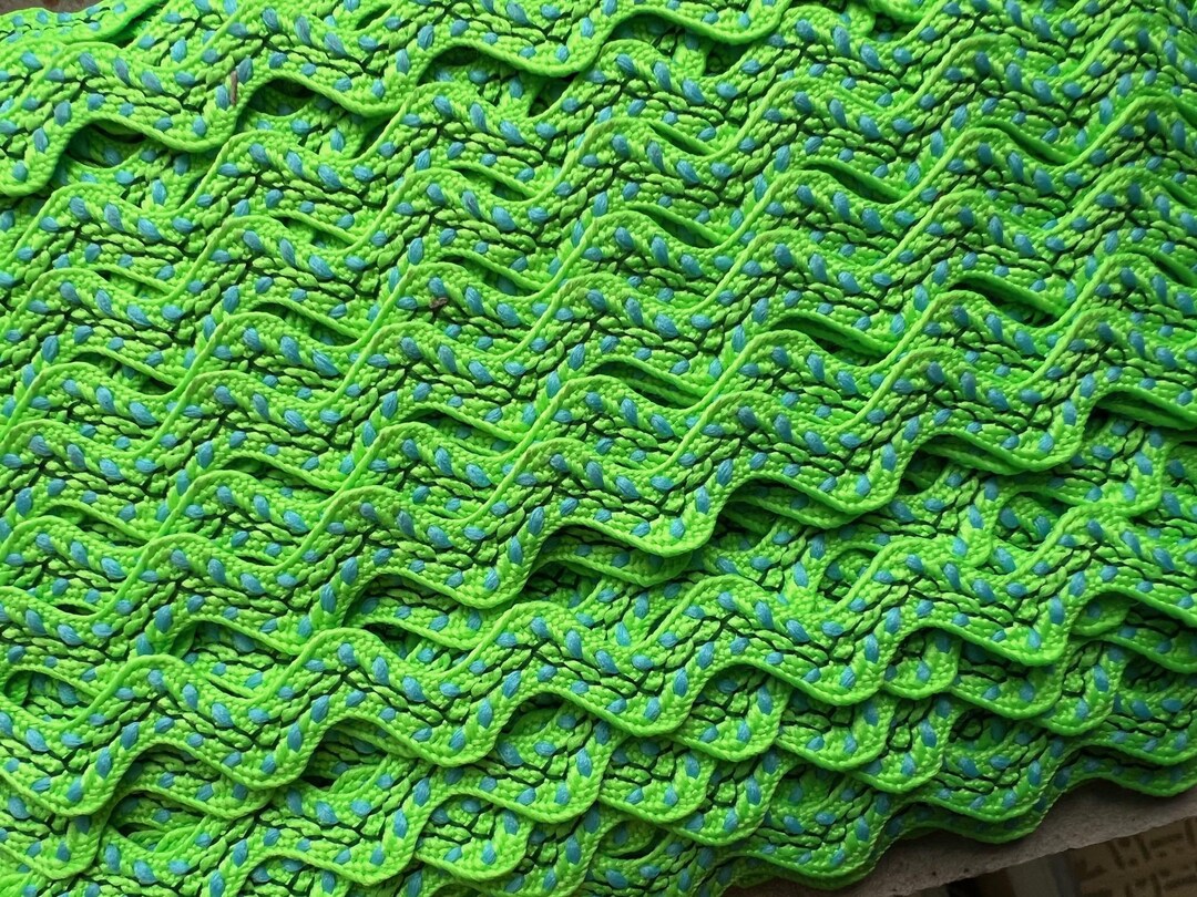 Chartreuse Green Rick Rack Trim, Embroidered Feather Stitch (9/16 Inch ...