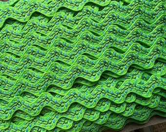 Chartreuse Green Rick Rack Trim, Embroidered Feather Stitch (9/16 inch)