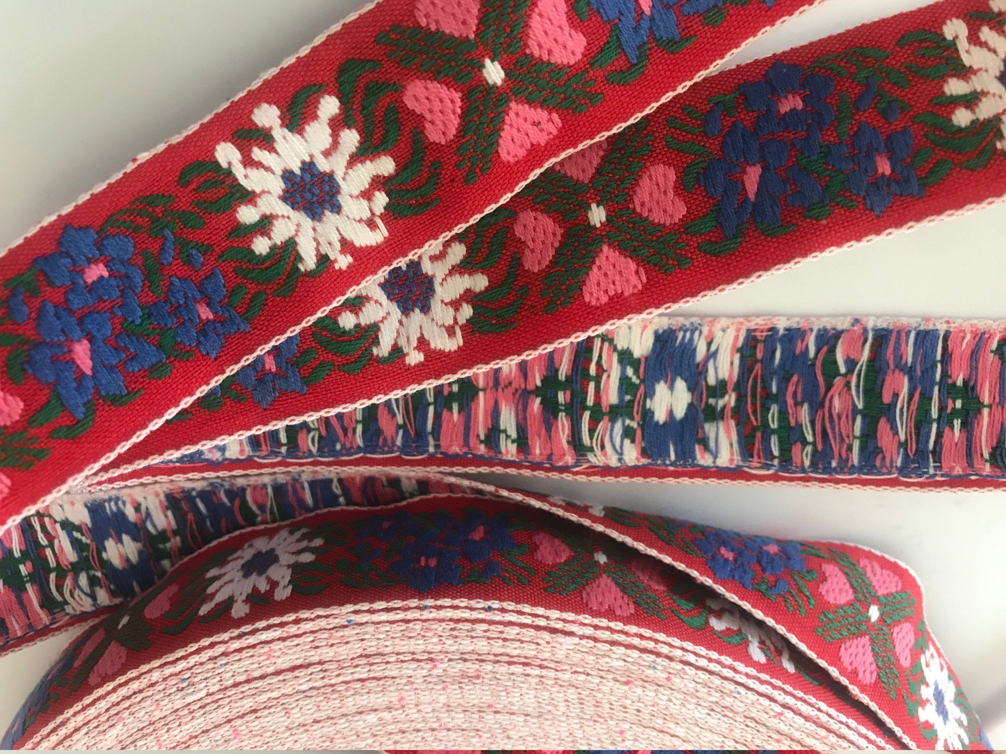 VALENTINE 18mm Vintage Sweet Jacquard Ribbon Trim Tape~Multi Floral~red HEARTS green on white 1116