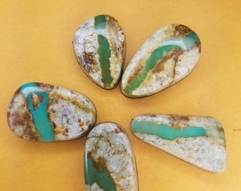 Ribbon Boulder Turquoise Cab 14 carats American Nevada Arizona Cabochon USA