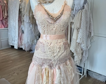 Vestido de novia de fantasía de hada, novia Raw Rags,