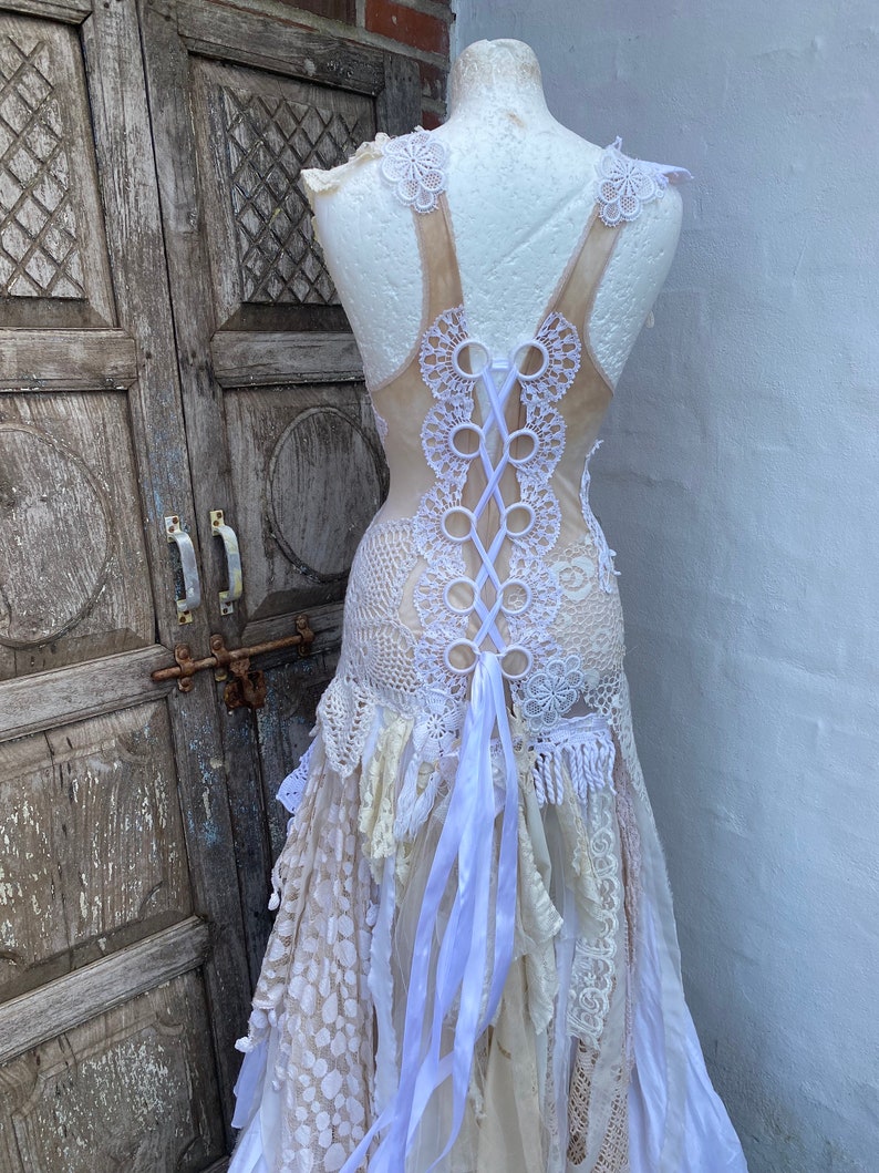 Robe de mariée fée fantastique, future mariée, chiffons bruts, image 3