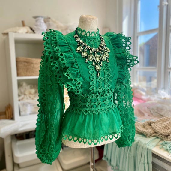 Camisa victoriana con volantes estilo encaje verde top de encaje gotico top unico hecho a mano steampunk RawRags Etsy Espana