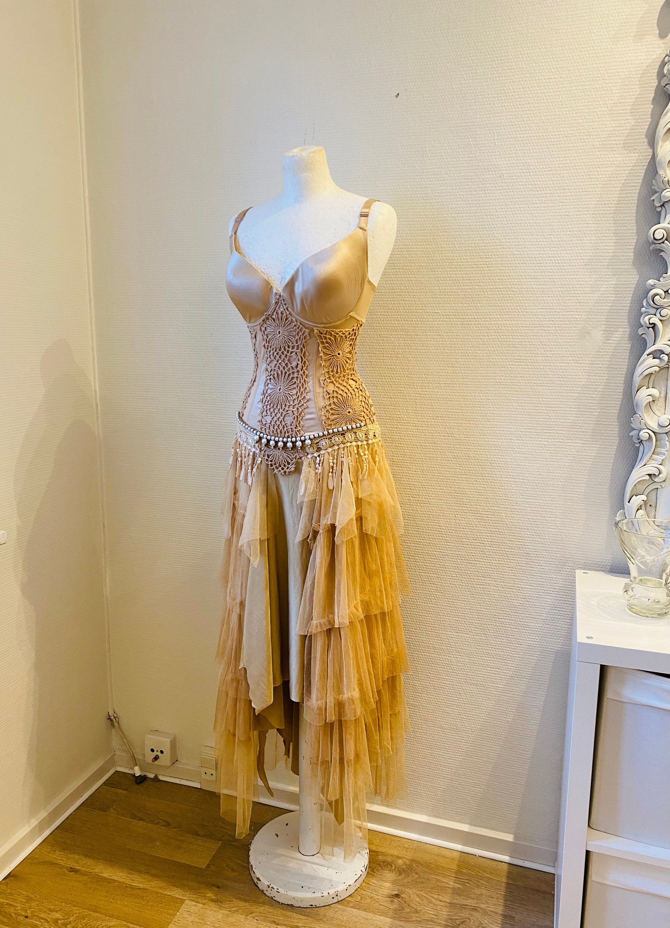 Robe cocktail 2025 doree