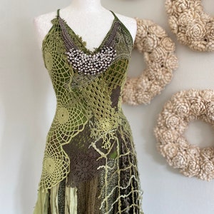 Green Boho wedding dress forest colors, bridal dress image 3