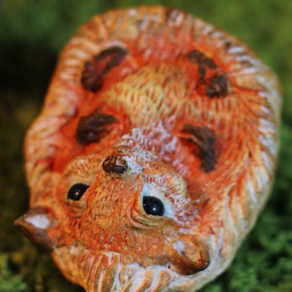 Verkauf Foxy Igel OOAK Ton Kreatur Wald Natur Fantasie rot Ingwer Märchen Mythos ethnische Volkskunde Glück Aventurin hübsch angenehm nett