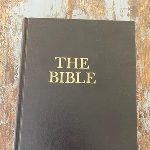 Holy Bible New Revised Standard Version Containing Old & New Testaments. 1971. Old Bible. RSV Bible. Bible Teacher Student. CCD Teacher.