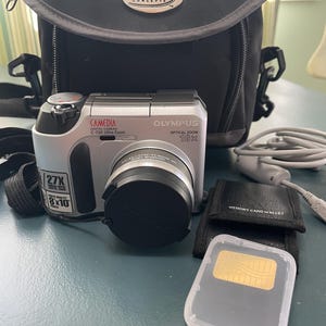 Olympus C-700 Digital Camera Ultra Zoom. With Case and Memory Cards. Old Cameras. Vintage Camera. Gift for Photographer. Photography Gift.