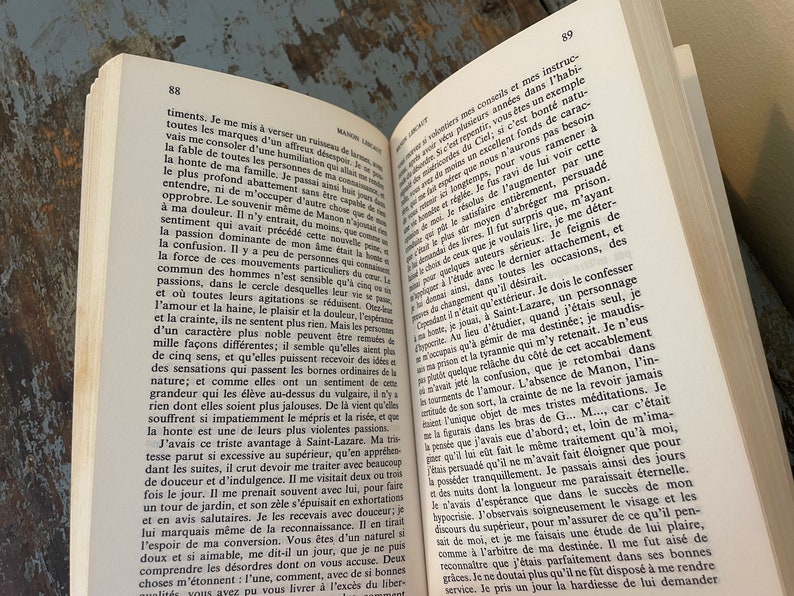Histoire du Chevalier des Grieux et de Manon Lescaut. Prevost D'Exiles. 1967. French Literature. In French. French Teacher. French Novel. image 2