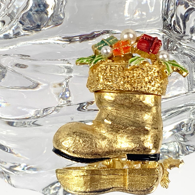 Christmas Boot Brooch, Art Jewelry Co, Rare Beauty Vintage - Etsy