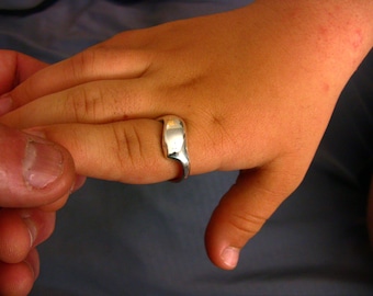 Anello a forma di onda in argento puro 9999
