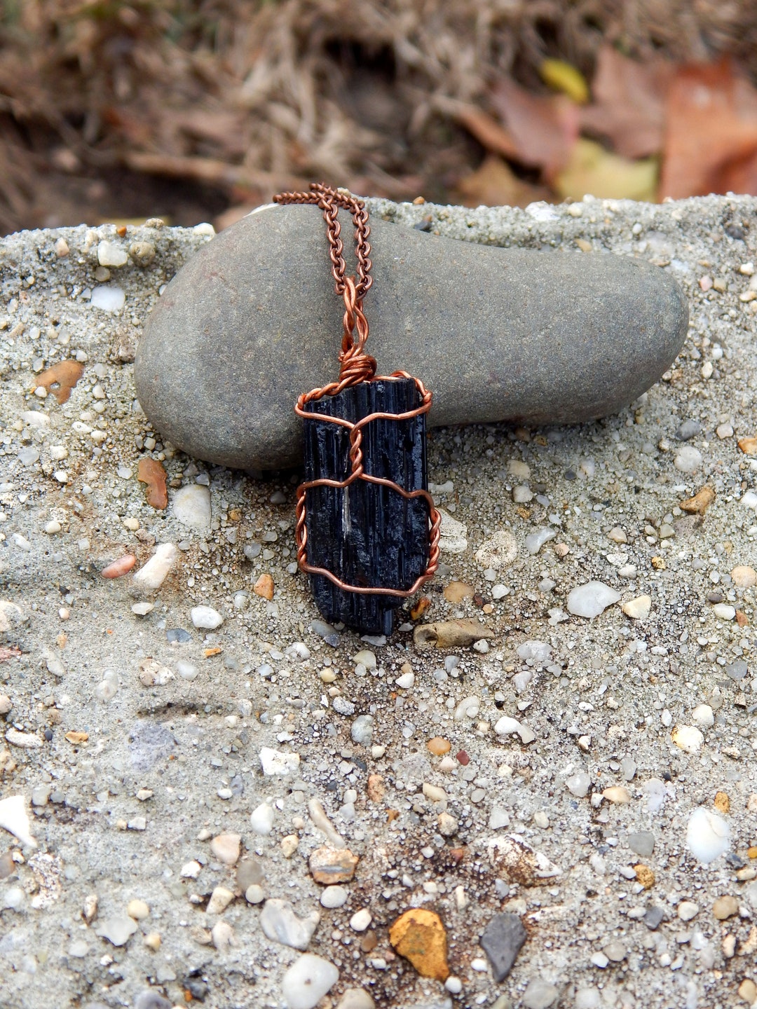 Raw Black Tourmaline Necklace – Handmade Macramé Crystal Pendant – Adjustable Necklace Gift For Everyday Balance - Foto 11