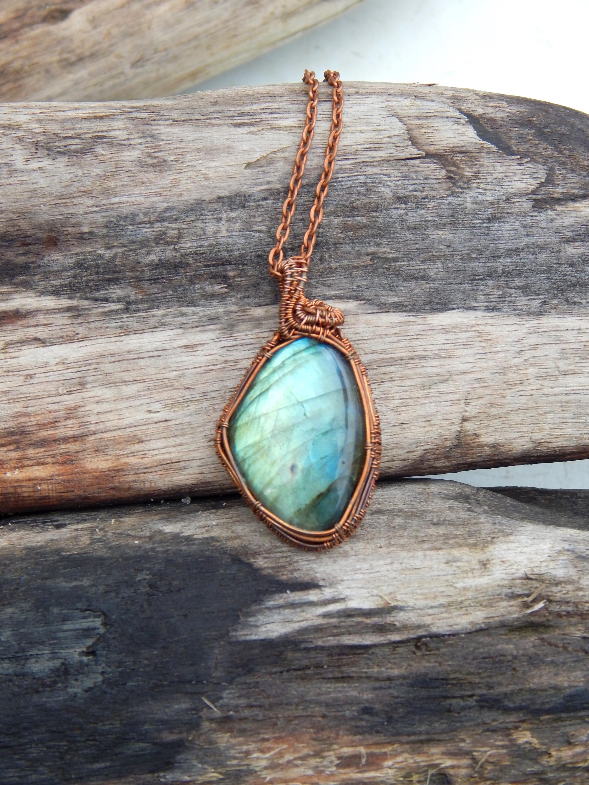 Wire wrapped labradorite pendant  - Thumbnail 3