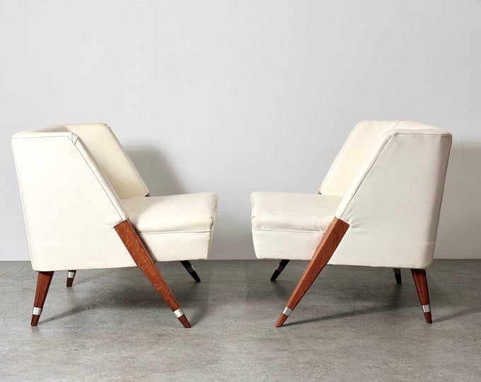 Pair Vintage Mid Century Modern Walnut Lounge Chairs In the Style of Gio Ponti 1950s