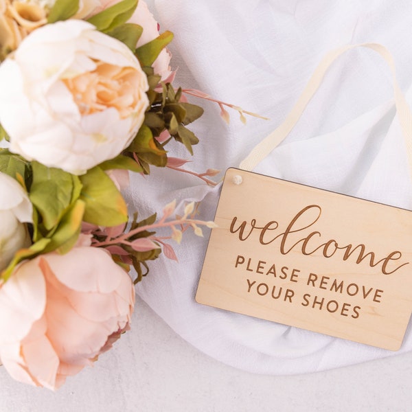 Welcome Please Remove Your Shoes Sign for Door, Lose Your Shoes Door Sign, Wood Sign for Visitors, Baby Shower Gift, New Mom, Baby Crawling