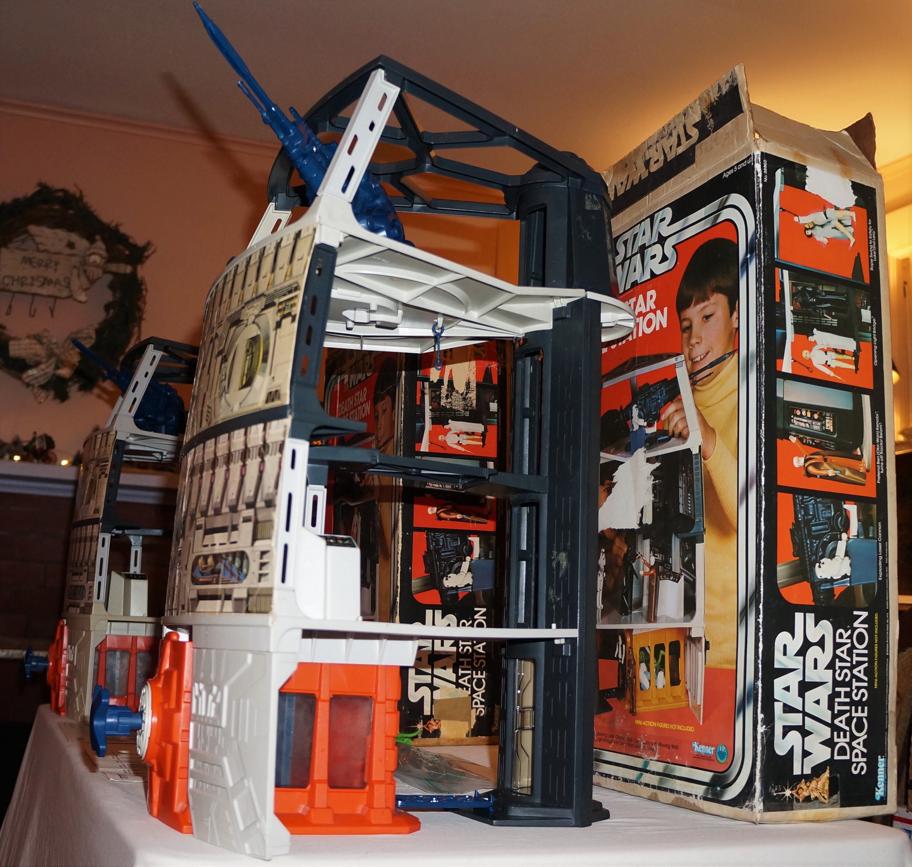 Kenner 1978 Star Wars Death Star Space Station Playset, Complete