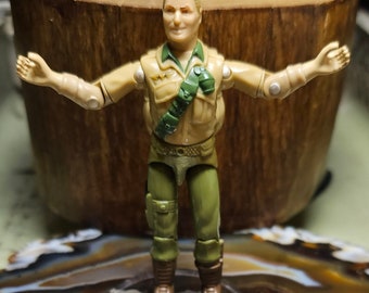 1983 Hasbro GI Joe Duke with, backpack, noce paint,, tight joints and O ring, crotch repair