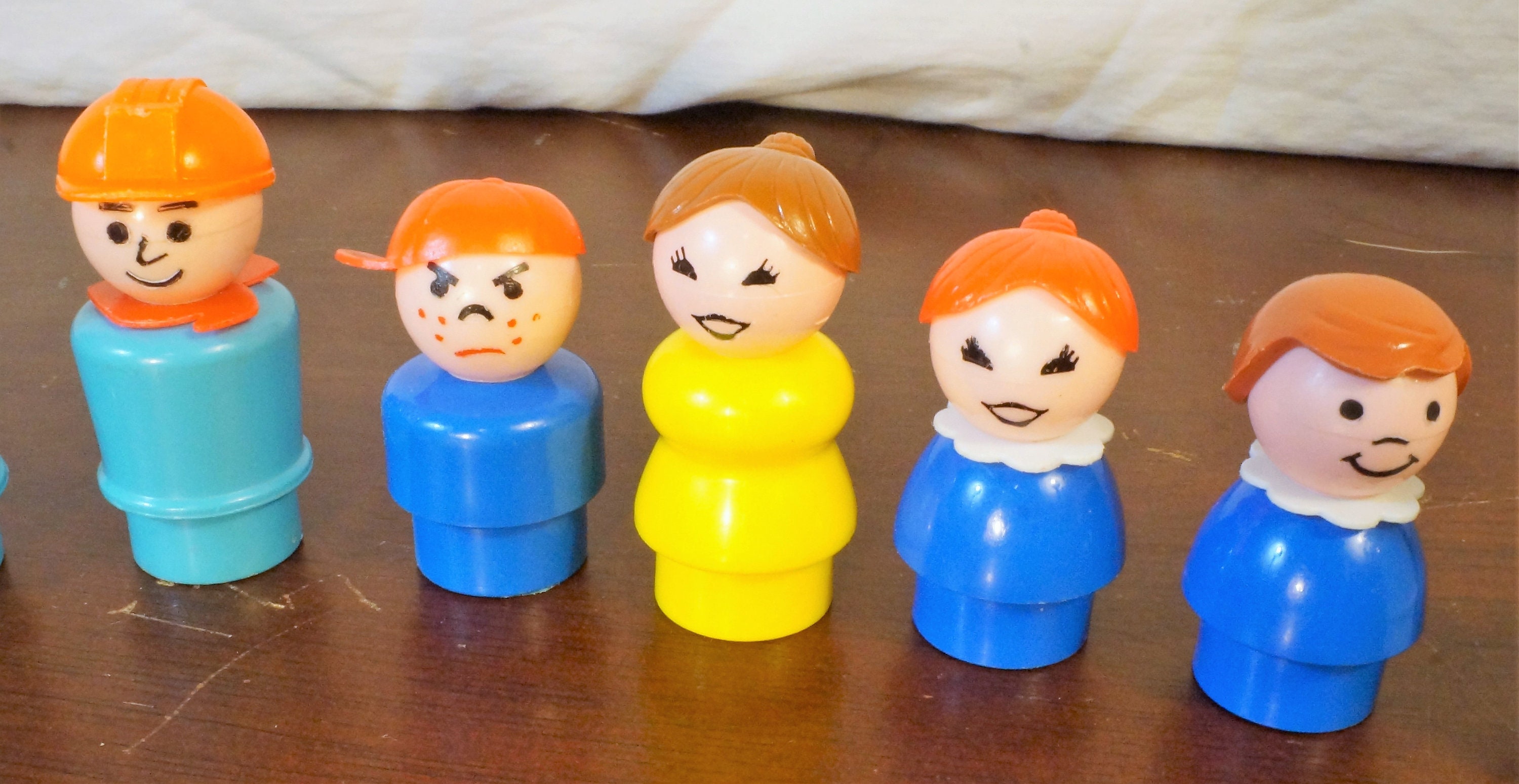 SOLD SEPARATELY Vintage Fisher-price Little People Toys. 