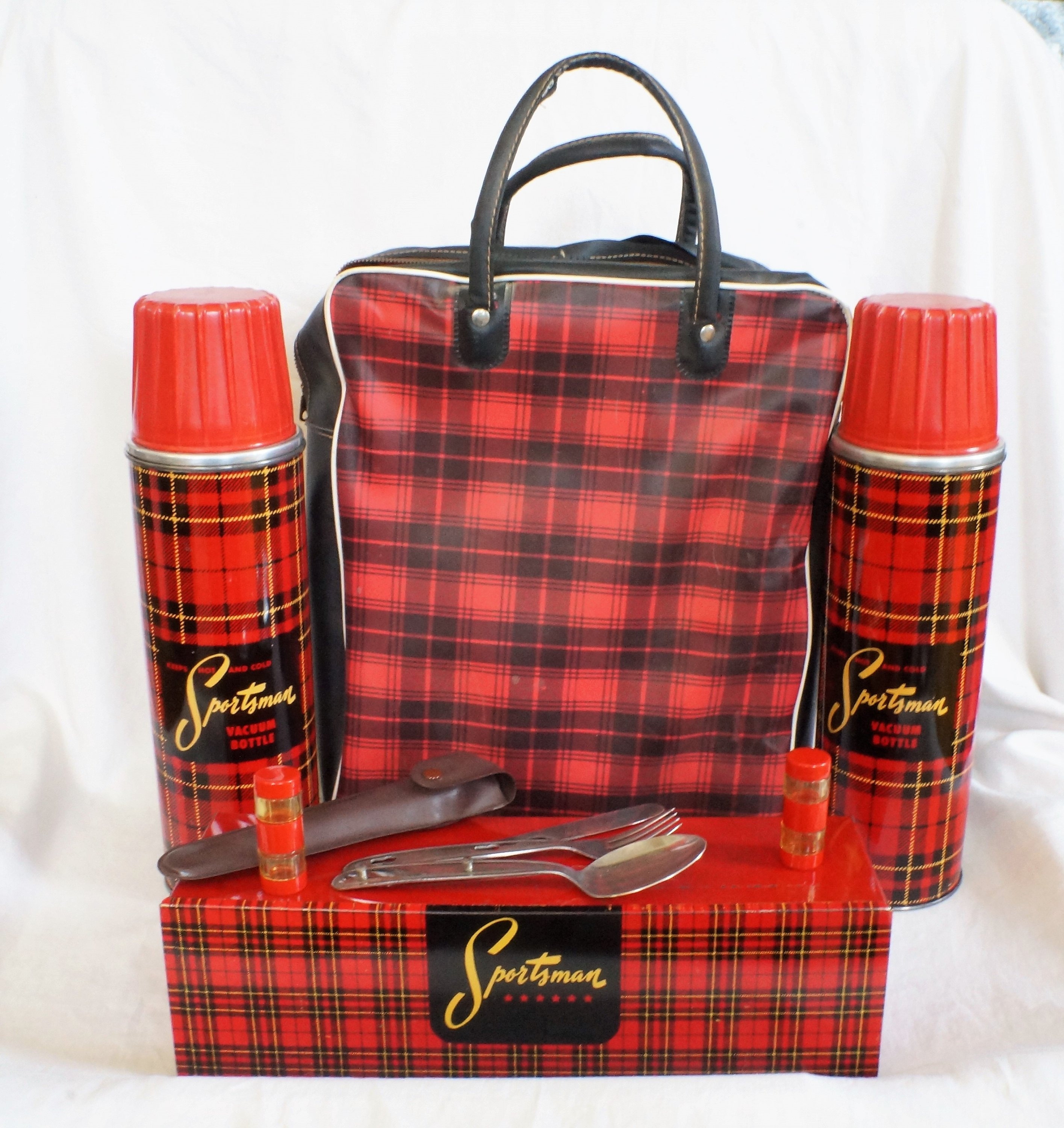 Vintage Picnic Set, 1970s Thermos Brand Retro Plaid Bag Outdoor