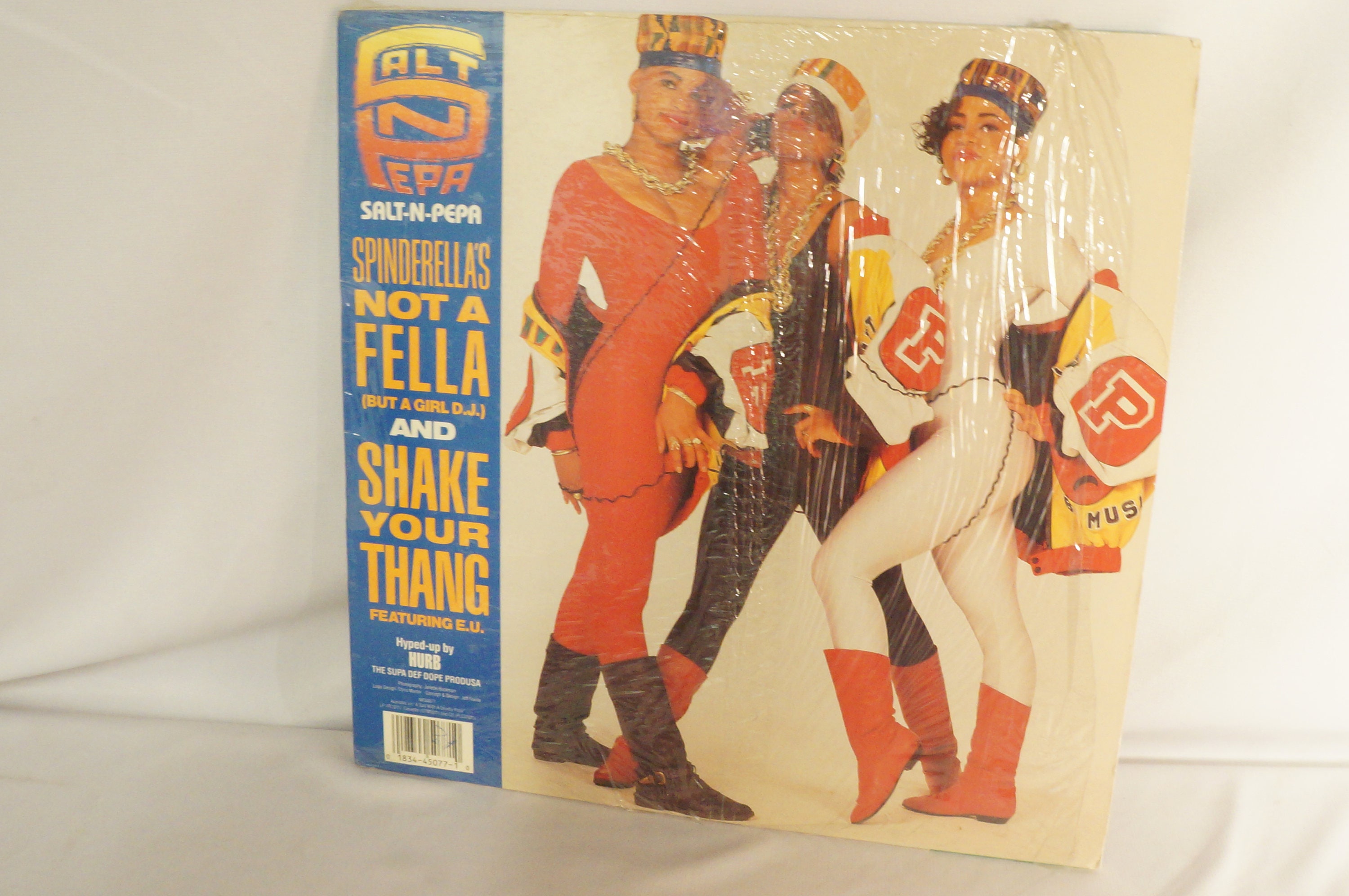 Salt and Pepa 1988 12 vinyl single Shake Your Thang/Spinderella's Not a