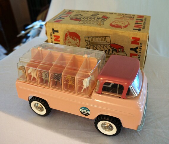 1960s Nylint Ford Econoline Kennel Truck Complete With 12 Dogs In Original Box Pink No 6200