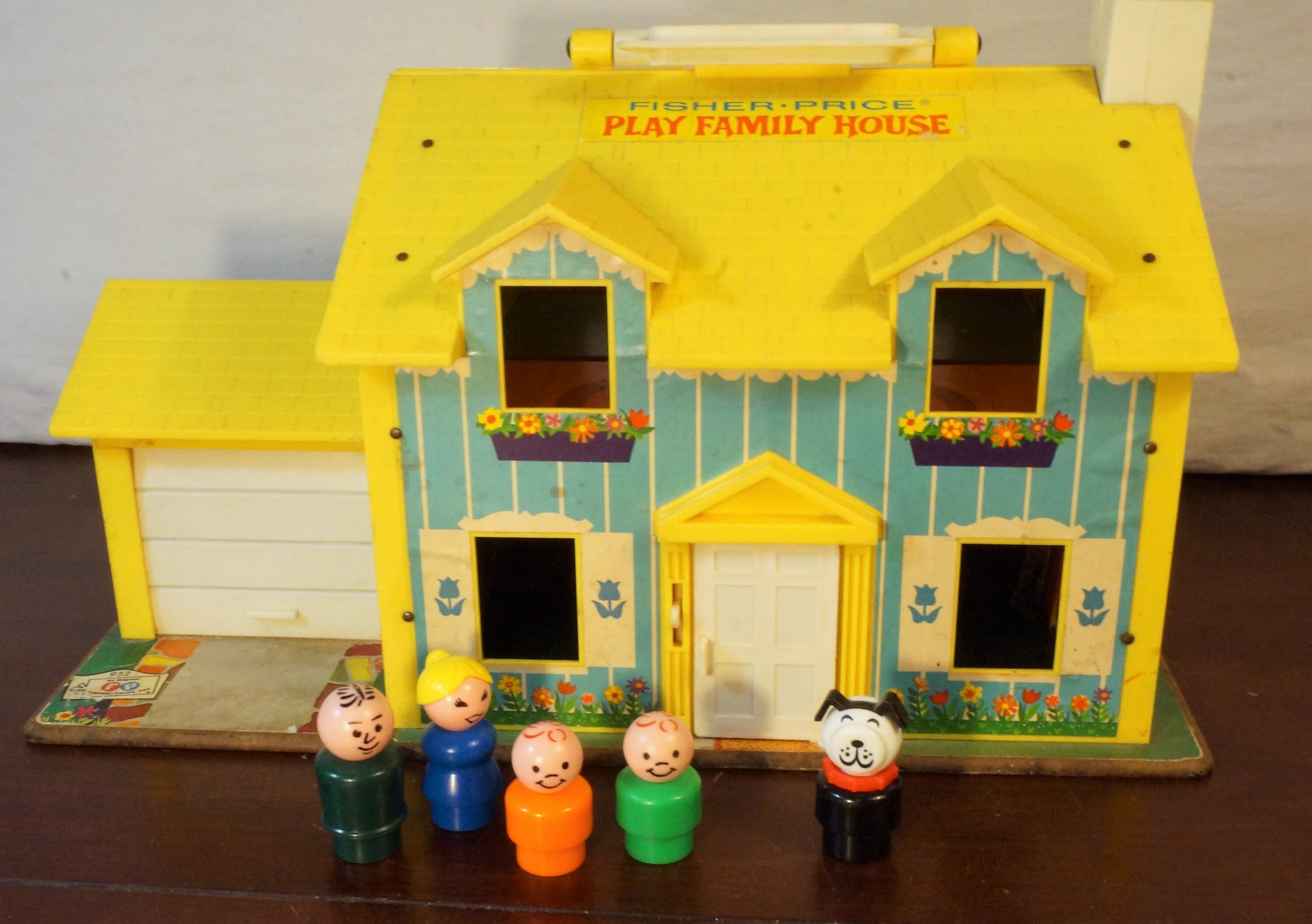 Vintage 1969 Fisher Price Toys Play Family House Playset Mom