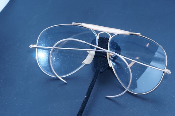 1970 Ray-Ban Aviator gold shooter glasses - image 2