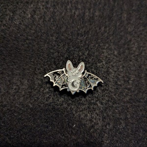 Bat Needle Minder