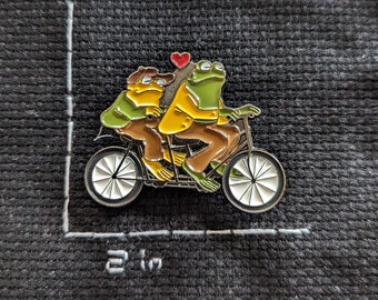 Frog and Toad Needle Minder