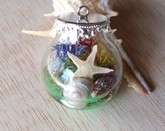 Ocean glass bottle necklace,real dried moss and tiny starfish pendant,tiny conch with real moss pendant,green sand with real moss jewelry