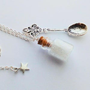Spoonful of sugar necklace,glittery sugar necklace,small glass bottle with sugar,small spoon,simulation of sugar in a bottle,meaningful gift