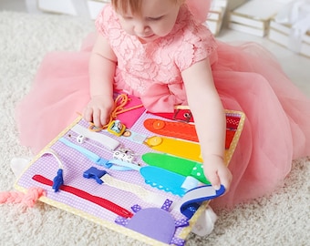 Montessori Kleinkind Busy Board - Interaktives Lernspielzeug für kleine Kinder - MiniMoms