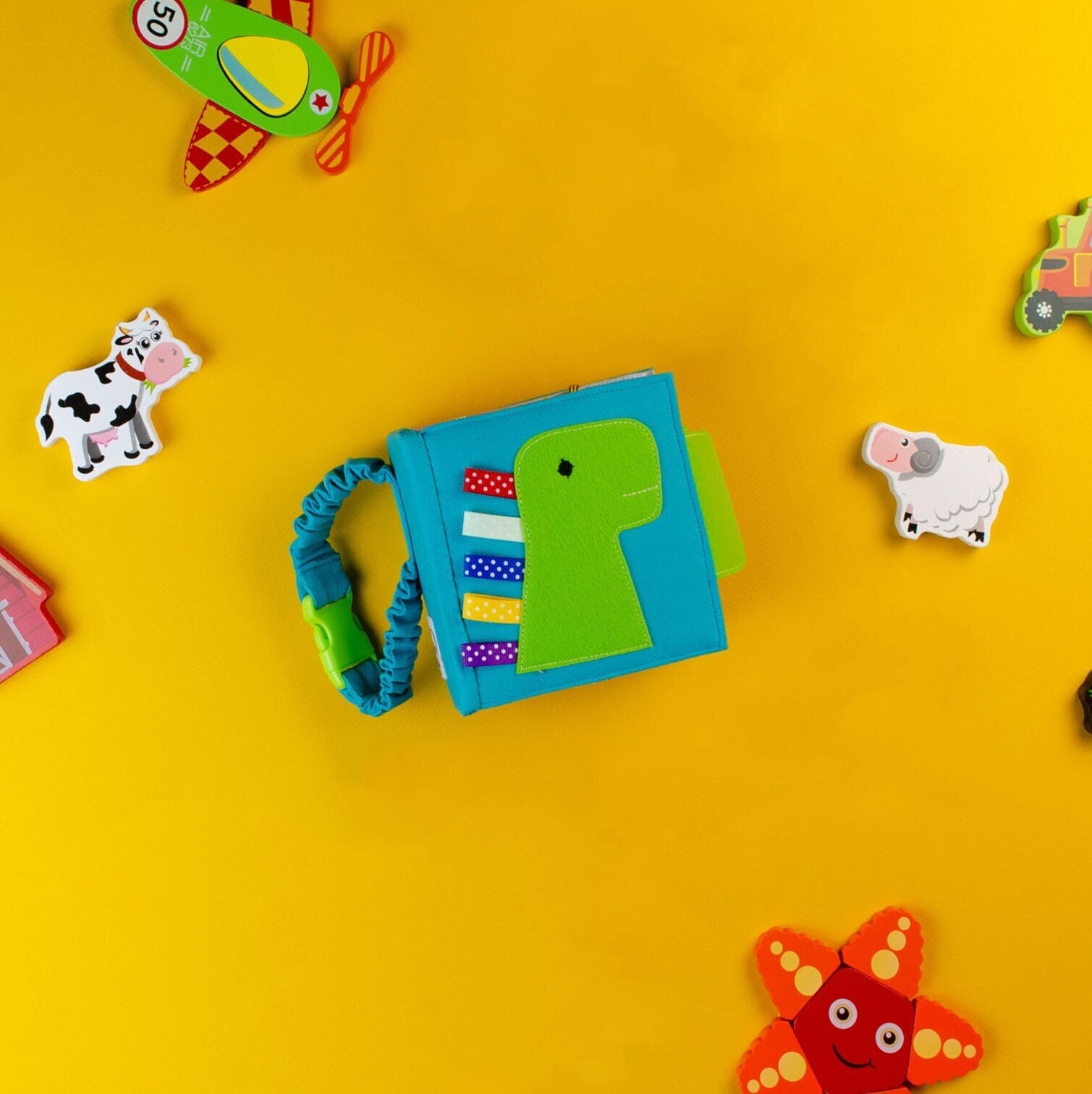 Libros silenciosos personalizados para niños pequeños, libros ocupados,  juguetes Montessori de 1 año, juguetes Waldorf, juguetes Fidget, páginas de  libros silenciosos de tela MiniMoms -  España