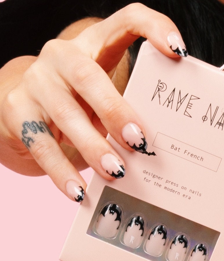 Auiremrti 24 Stück French Tip Press On Nails – Kurze, Quadratische Kunstnägel Mit Zebramuster & Blümchen