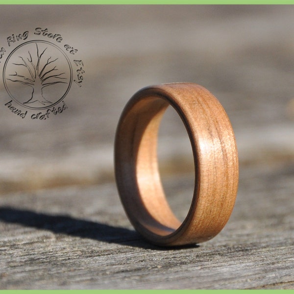 Anillo de madera hecho a mano de goma manchada. Adecuado para hombres y mujeres. Regalo perfecto, anillo natural, banda de boda de madera