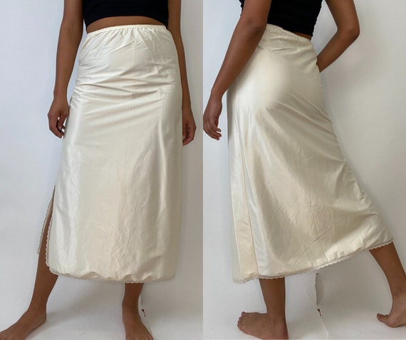 70s Long Skirt Slip. 1970's Beige Slip with Lace … - image 1