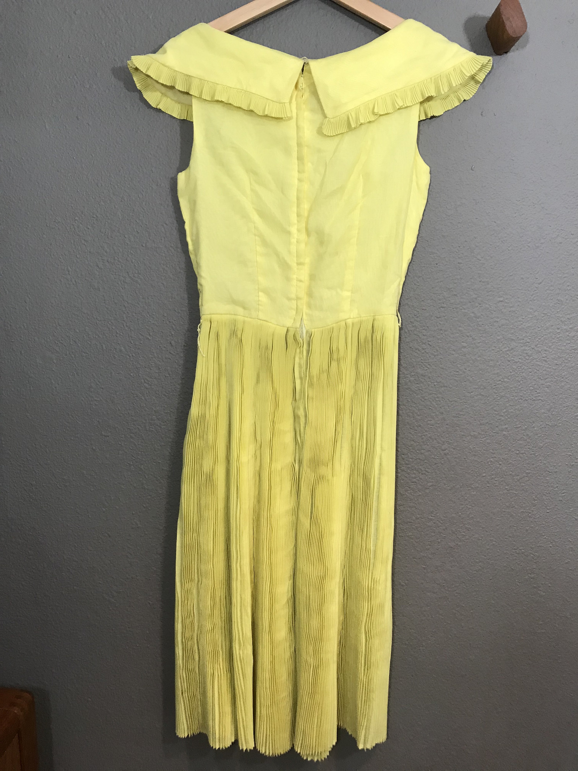 50s Yellow Dress. 1950s Pleated Sleeveless Dress. Small. XS. | Etsy