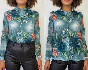 70s / 80s Floral Blouse. 1970s 1980s Green Long Sleeve Shirt with Floral Print. Medium. Large.