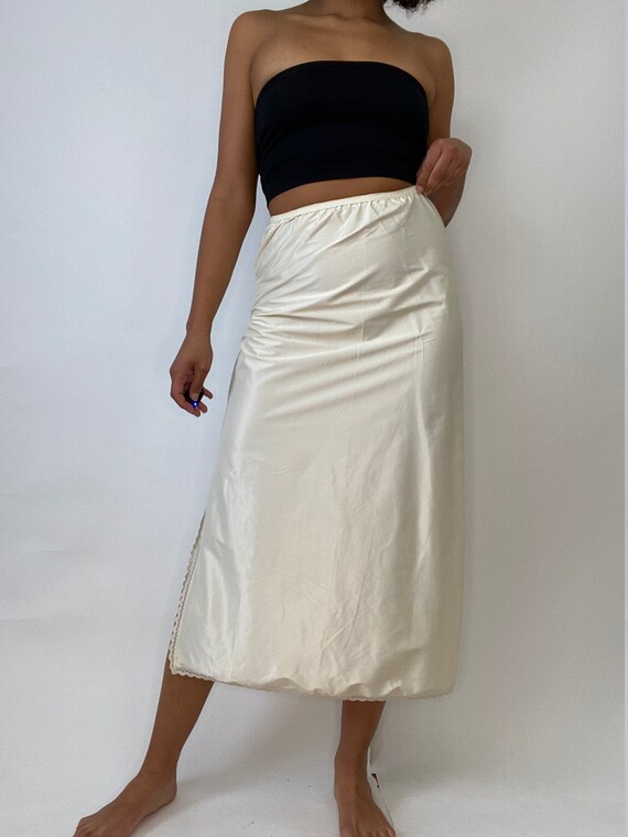 70s Long Skirt Slip. 1970's Beige Slip with Lace … - image 2